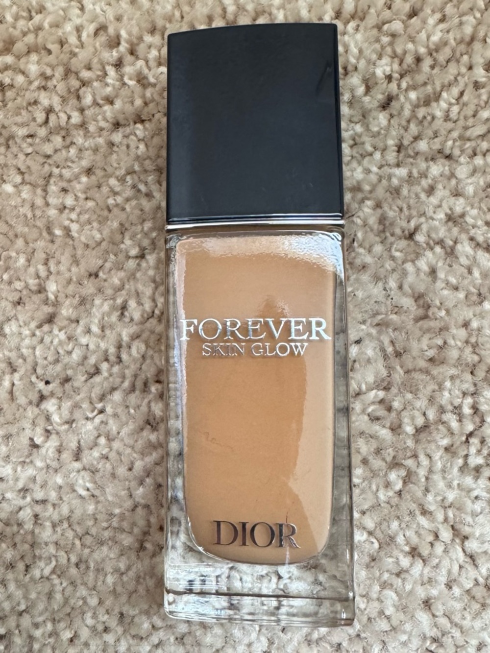 DIOR Forever Skin Glow Liquid Foundation -